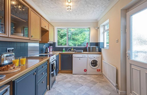Llanbedrog Cabaña | Glyn-y-Mor - Llanbedrog - a bungalow that sleeps 7 guests in 3 bedrooms