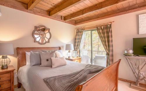 Big Canoe Casa | Gnome Mountain - Read Fireside Mix Drinks at the Wet Bar Play Community Golf