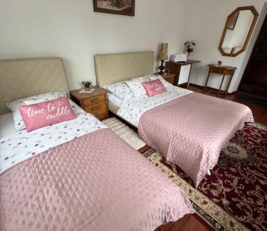 Inwald Casa | Gościniec Grek Zorba - pokoje i domki 4 osobowe - 16km od Zator Energylandia