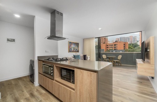 La Aguacatala Apartamento | Go Living 506 · Cozy apt with AC-private balcony city view &Cowork
