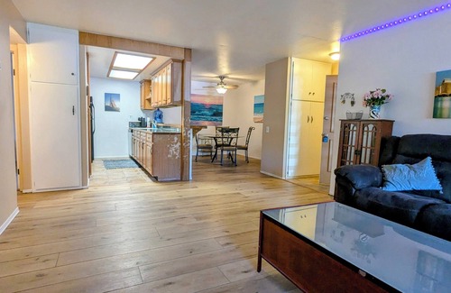 Grantville Condominio | Go Now! Mission Bells + Pools & Pickleball! Wow!