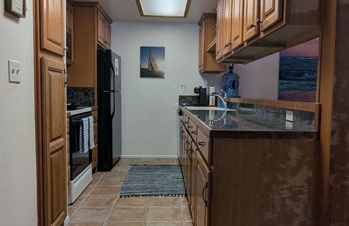Grantville Condominio | Go Now! Mission Bells + Pools & Pickleball! Wow!