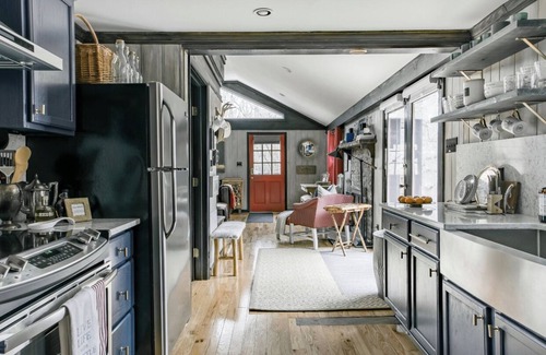Foscoe Cabina | "This Side of Paris" - Oasis privado renovado de Boone, BRock, Banner E