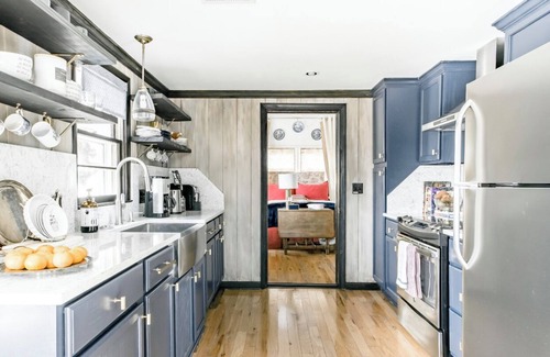 Foscoe Cabina | "This Side of Paris" - Oasis privado renovado de Boone, BRock, Banner E