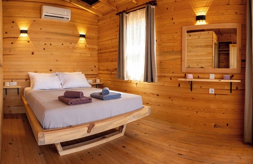 Kabak Valley Hotel | Goat Bungalow and Camping
