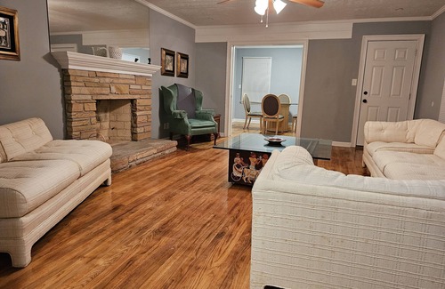 Pendleton King Casa | Goat House Close to Downtown Augusta