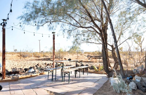Landers Casa | 🌵Goat House - Cozy Space To Enjoy The Desert w/Hammocks, BBQ & A Sky Full of Stars!🌵