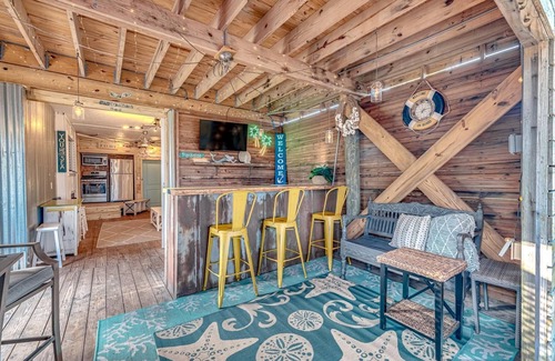 Isle of Palms Casa | Goat Island - Real Island Living - *BY BOAT ONLY - see info about boat rentals *