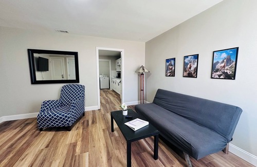 Bossier City Casa | Goat on Glacier