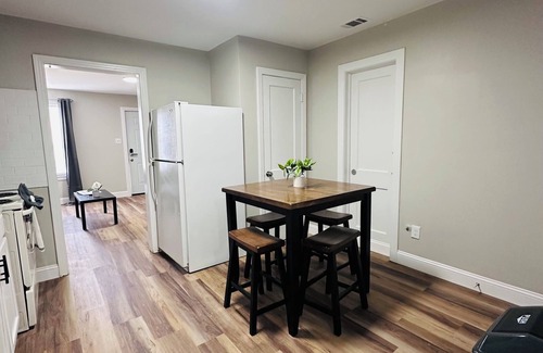 Bossier City Casa | Goat on Glacier