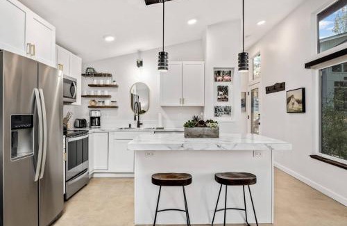 Stafford - Tualatin Valley Casa | Goat Shed
