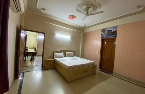 South West Apartamento | GoBravo-3BHK Near Airport & Cyber Hub