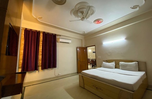 South West Apartamento | GoBravo-3BHK Near Airport & Cyber Hub