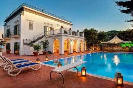 Colli di Fontanelle Apartamento | GOCCE VILLAS - The Palace Villa Escondida