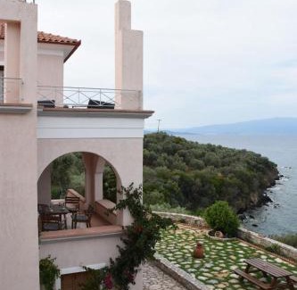 Sourpi Apartamento | Goddesses Villa 1 in Nies