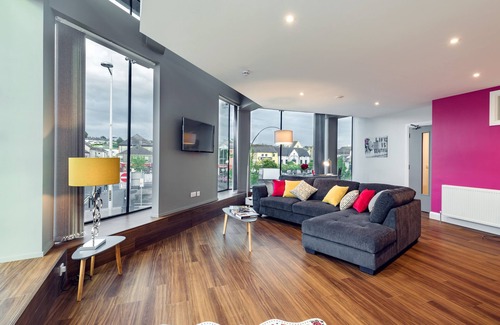 Newry Apartamento | 2-Apartamento-Ejecutivo-Baño Privado-Vista a lugar emblemático