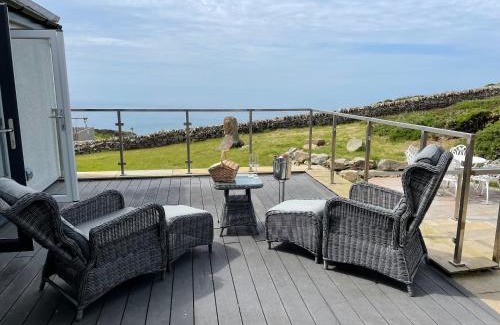 Holyhead Casa | Goferydd, South Stack, Anglesey, 4 bed luxury home, hot tub, dog friendly