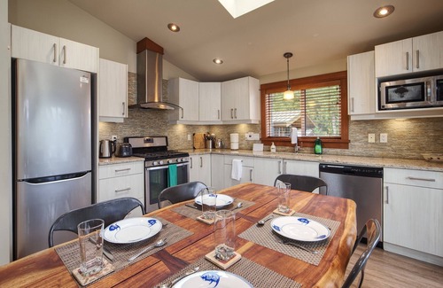 Port Renfrew Cabaña | Going Coastal A+B, oceanfront view, pet friendly sleep a total of up to 10