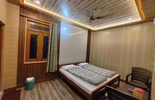 Narainkoti Cama Y Desayuno | Gokul Guest House By Mero Pahad Stays & camp