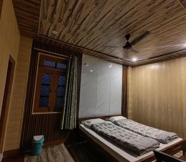 Narainkoti Cama Y Desayuno | Gokul Guest House By Mero Pahad Stays & camp