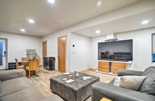 Gold Bar Casa | Gold Bar Cabin on Skykomish River Heated Swim Spa