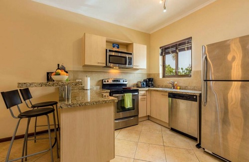 Gold Coast Casa | Gold Coast - 2br3ba Gated Community w Pools Gym