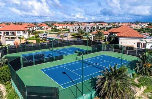 Gold Coast Casa | Gold Coast - 2br3ba Gated Community w Pools Gym