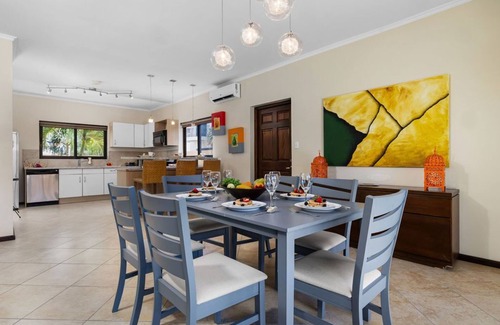 Gold Coast Villa | Gold Coast 4BR4.5BA Villa w/ PrivatePool & Gym