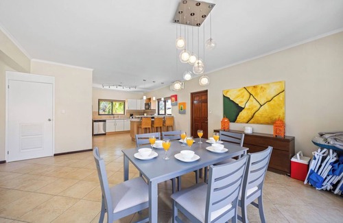 Gold Coast Villa | Gold Coast 4BR4.5BA Villa w/ PrivatePool & Gym