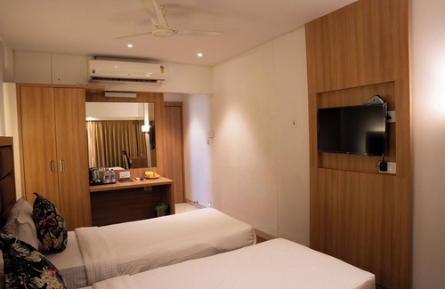 Airoli Hotel | Gold Crest Business Hotel