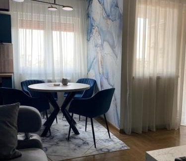 Cacak Apartamento | Gold lux