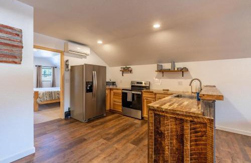 Custer Casa | Gold VC Custer`s Loft