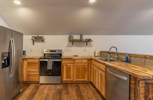 Custer Casa | Gold VC Custer`s Loft