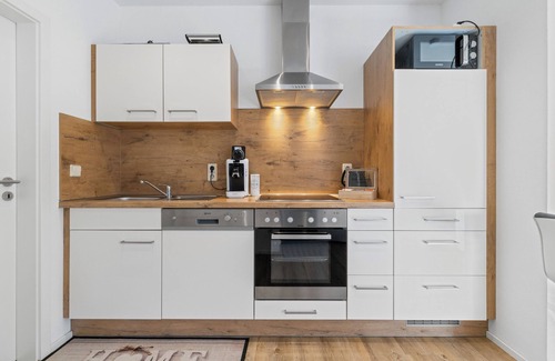 Guenzburg Apartamento | Goldcream Deluxe Suite - Modern - Netflix