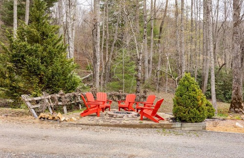 Highlands Casa | Golden Acres Ranch Hot Tub+Gameroom+Creek & wifi