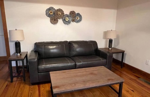 Highlands Casa | Golden Acres Ranch Hot Tub+Gameroom+Creek & wifi