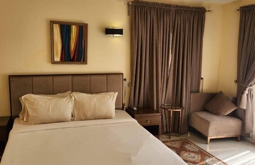 Jimeta Cama Y Desayuno | Golden Alpine Hotel & Resort