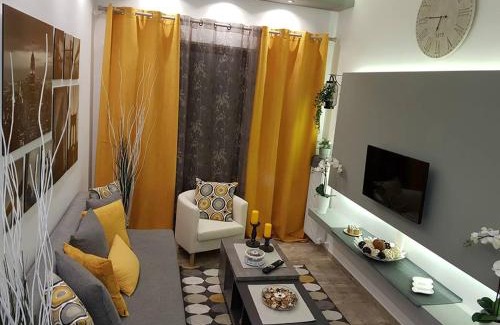 Aigaleo Apartamento | 'Golden Aurora' Apartment With Elegant Style