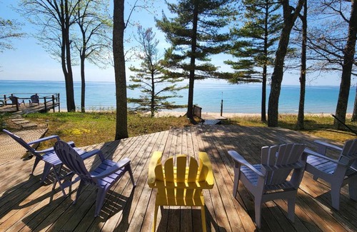 Harbor Springs Casa | Golden Beach Cottage