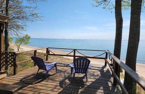 Harbor Springs Casa | Golden Beach Cottage