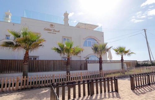 Praia de Faro Casa | Golden Beach Guest House & Rooftop Bar