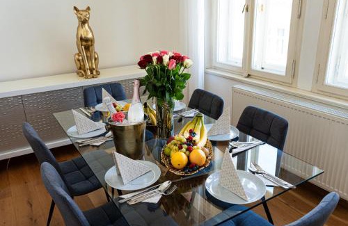 Vysehrad Apartamento | Golden Cat Suite