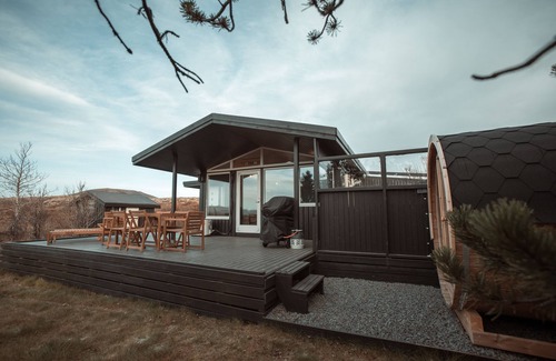 Veidilundur Cabina | Golden Circle Thingvellir Lake Cabin Hot Tub/Sauna