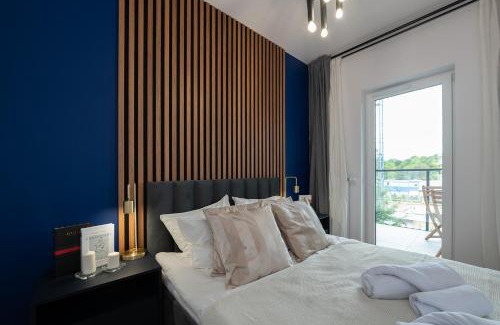 Srodmiescie Apartamento | Golden City Haven by Aparo - Nowy Apartament, Winda, Balkon, Szpital CKD, Uniwersytet