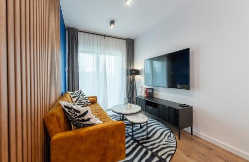 Srodmiescie Apartamento | Golden City Haven by Aparo - Nowy Apartament, Winda, Balkon, Szpital CKD, Uniwersytet
