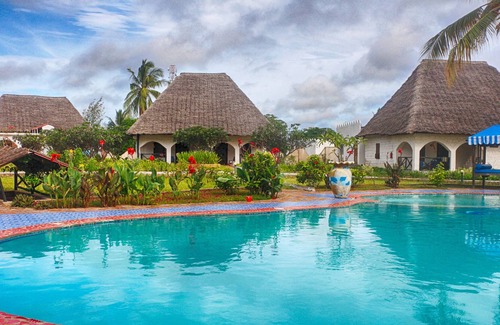 Uroa Hotel | Golden Clove Beach Resort & Spa