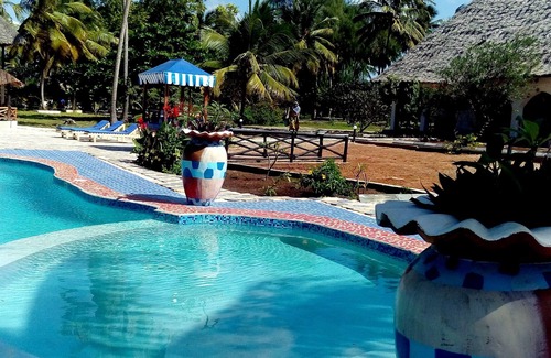 Uroa Hotel | Golden Clove Beach Resort & Spa