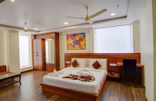 Jaipur Hotel | Golden Eagle By wizowll Group of hotels