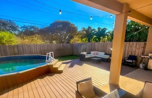Croissant Park Casa | Golden Fox Downtown Pool House home