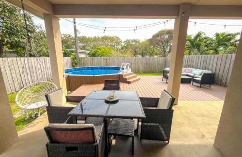 Croissant Park Casa | Golden Fox Downtown Pool House home
